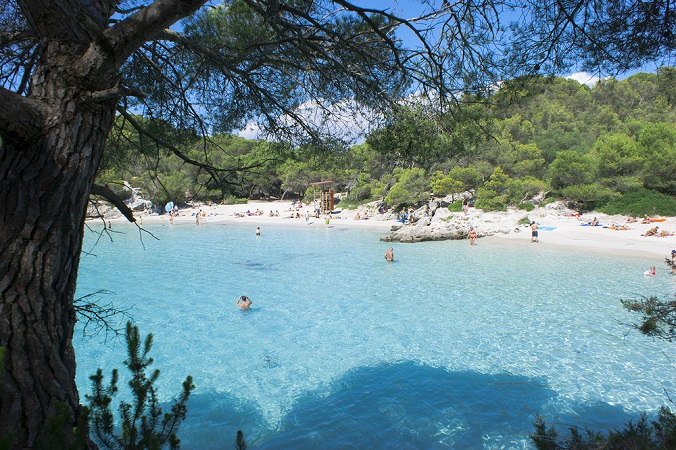 Menorca con niños es un destino de vacaciones mágico