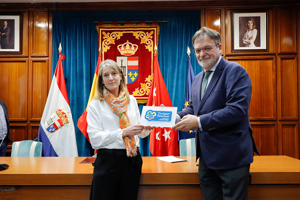 San Lorenzo de El Escorial se convierte en el primer municipio de la Comunidad de Madrid avalado con el Sello de Turismo Familiar